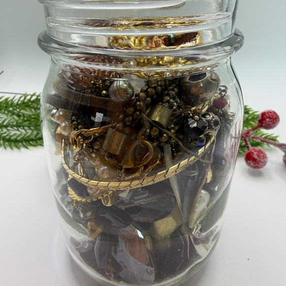 Assorted Brown and Gold Jewelry Jar 🏺 - Picture 8 of 12